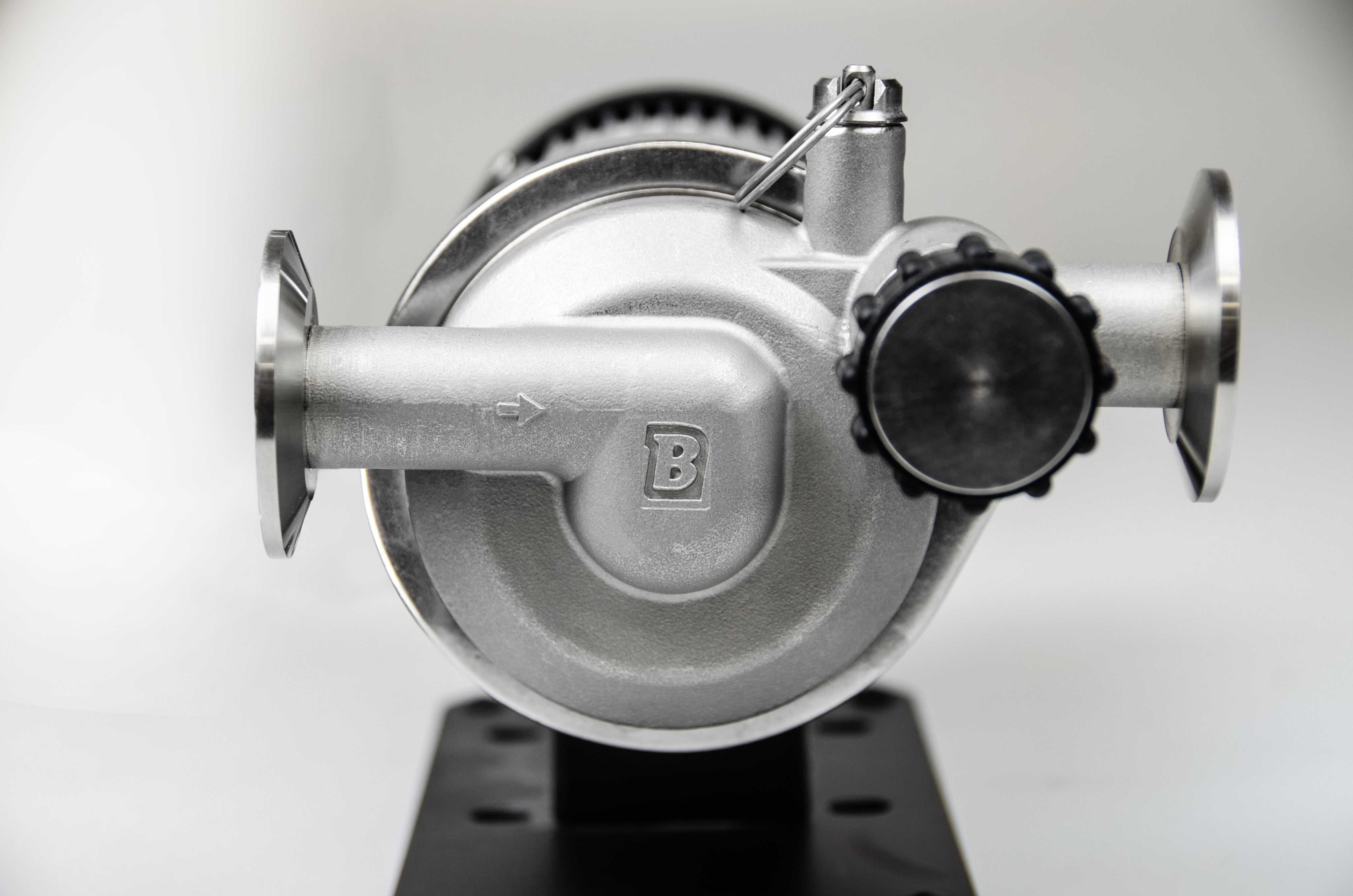 RipTide Pump V1.5 TC-European - 230V, Mag Drive, With Vent Barb and replaceable shaft